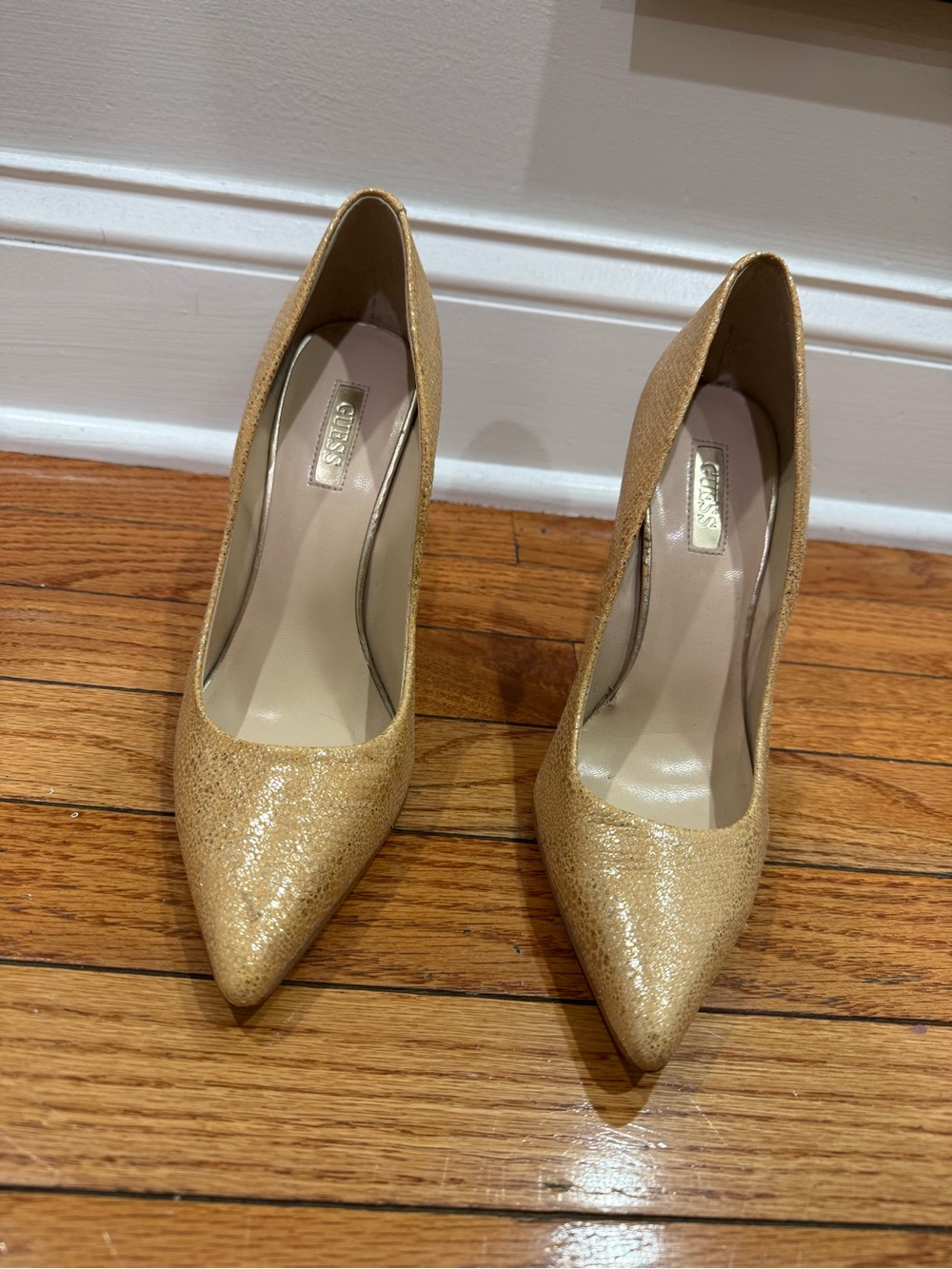 Guess Gold Glitter Pointed Pumps - size 7.5
